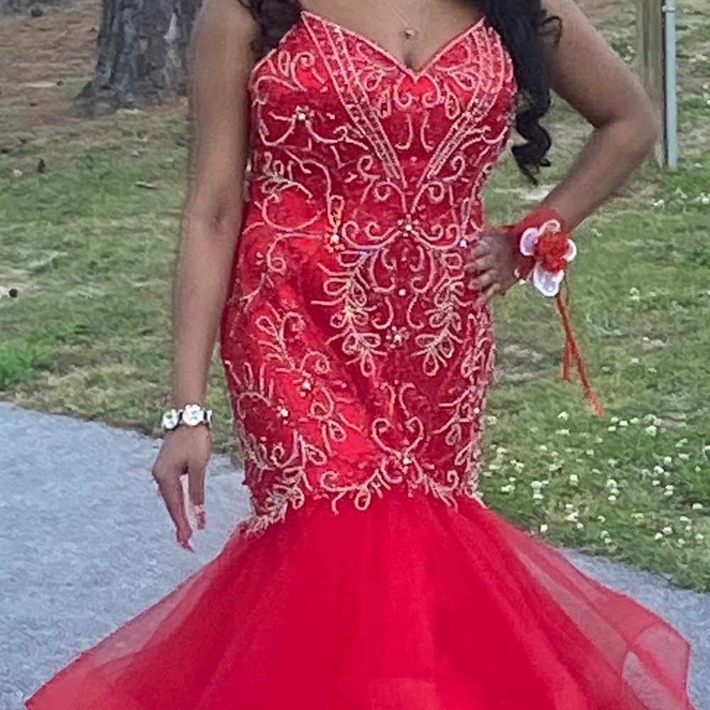 Prom - Picture 2 of 7